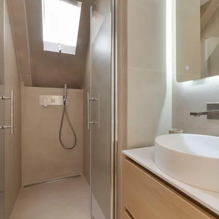 Elegant - 2br-4p - Vivienne Apartment